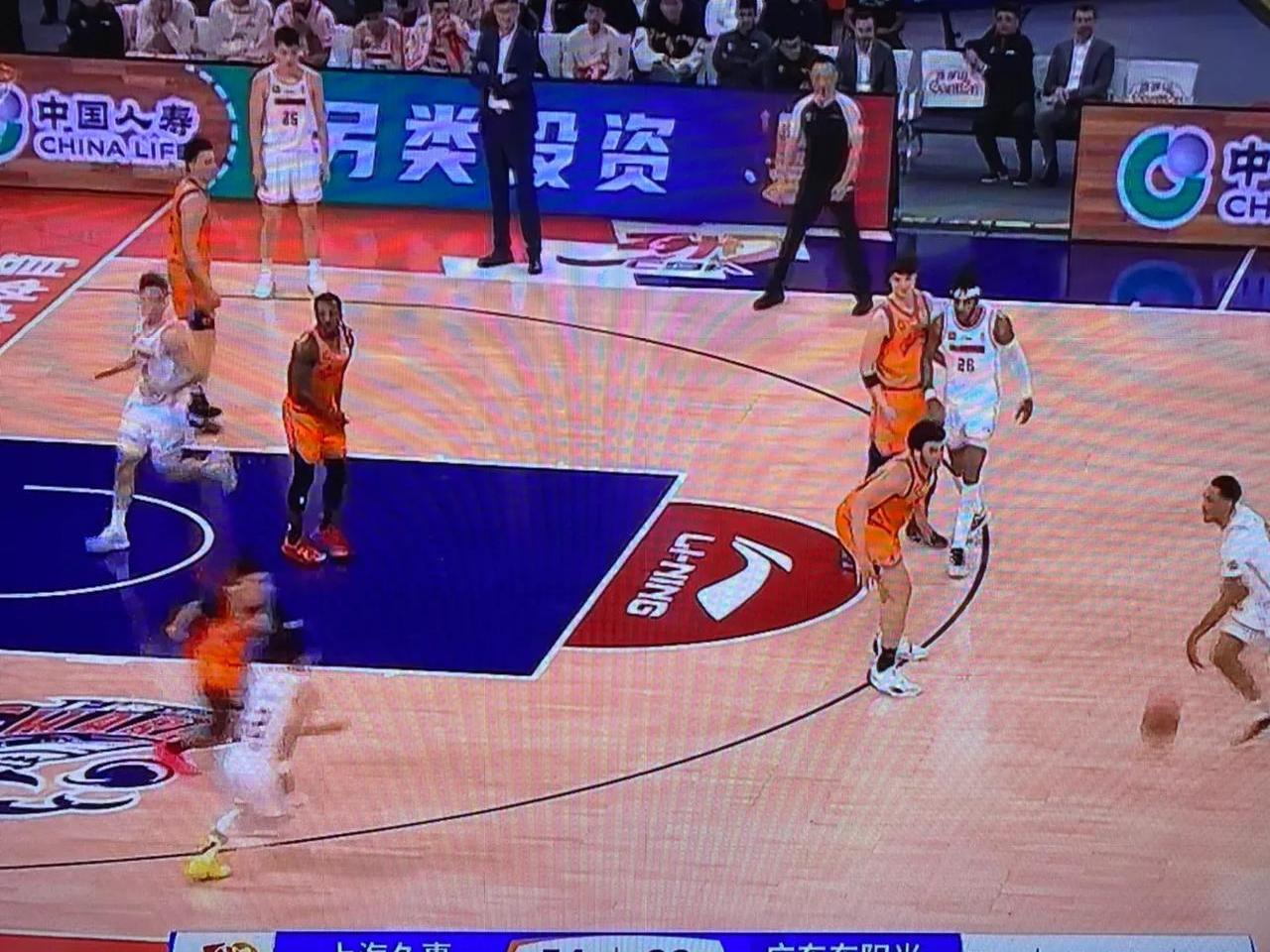 九游娱乐官方平台-比分胶着，现场球迷激动不已(比分网即时比分网下载)