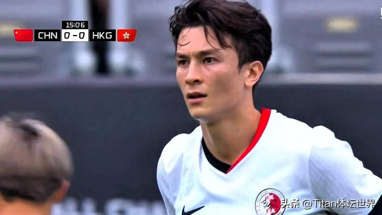 九游体育网页版-国足东亚杯首开记录，1-0小胜香港队逃离垫底，滑跪庆祝的简单介绍