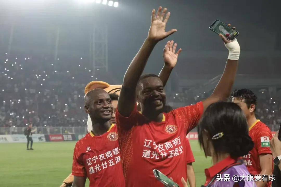 四位大牌国脚将转会加盟辽宁铁人！帮新东家冲超，卡兰加压哨入队